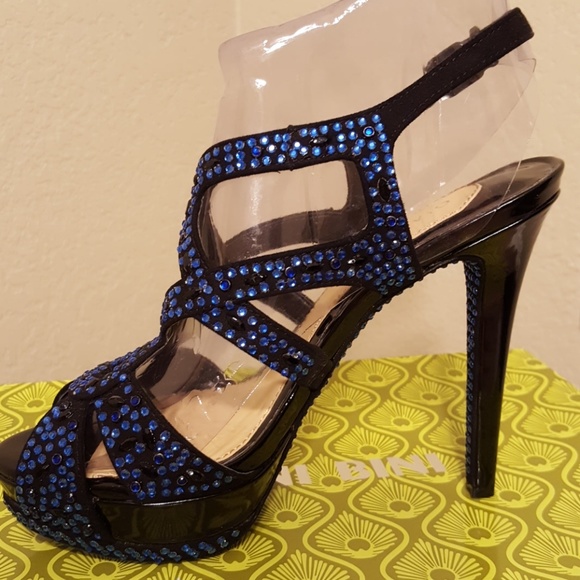 Gianni Bini Black Shoes With Studded Blue Crystal - Picture 5 of 6